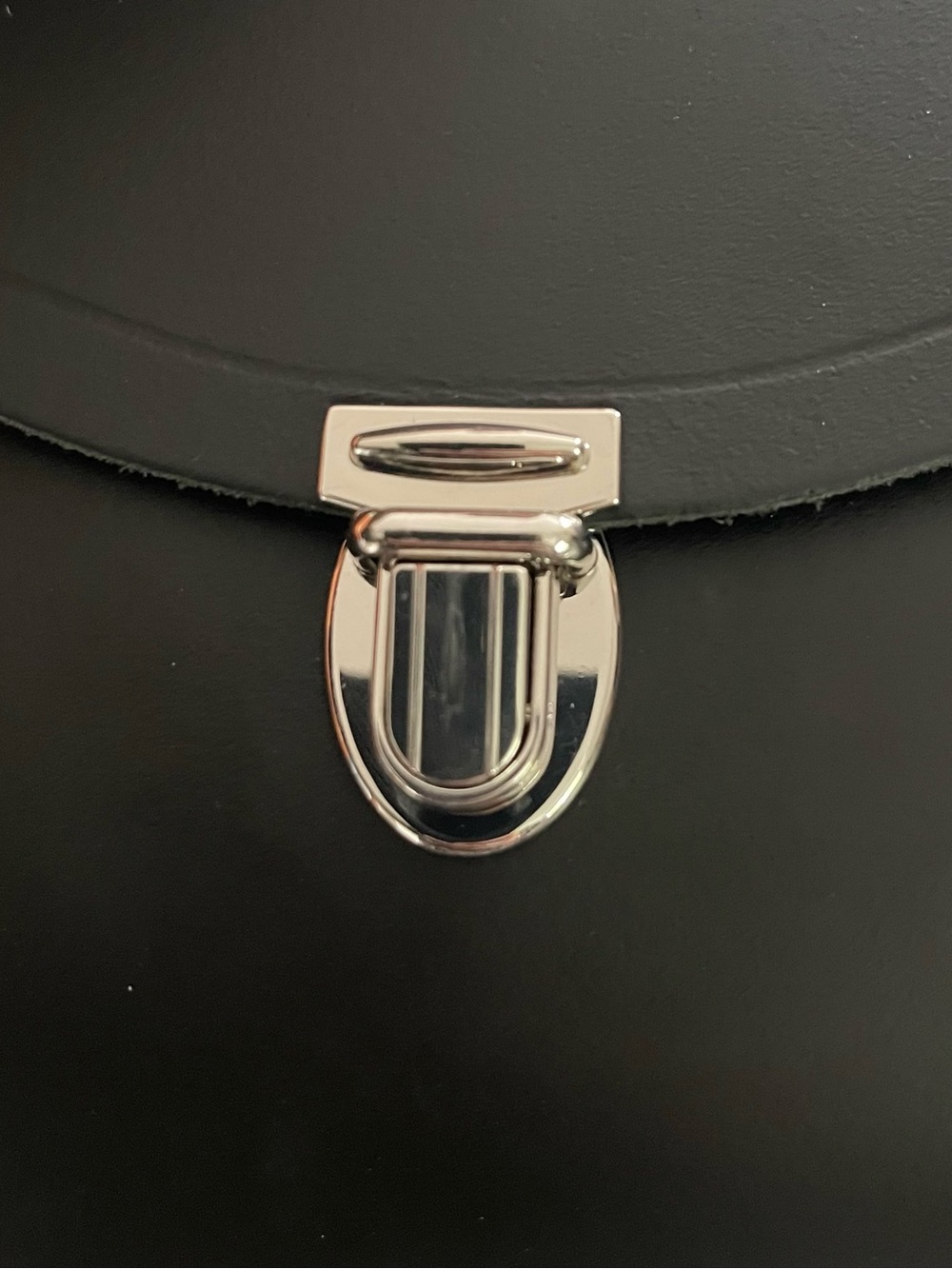 Cambridge Satchel Company Black Leather Poppy Crossbody Shoulder Bag - like new! - Picture 4 of 6
